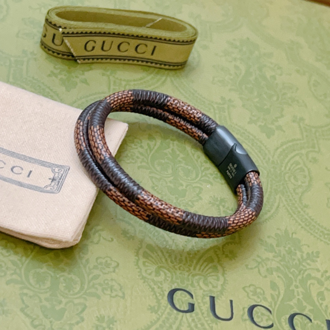 Gucci leather bracelet