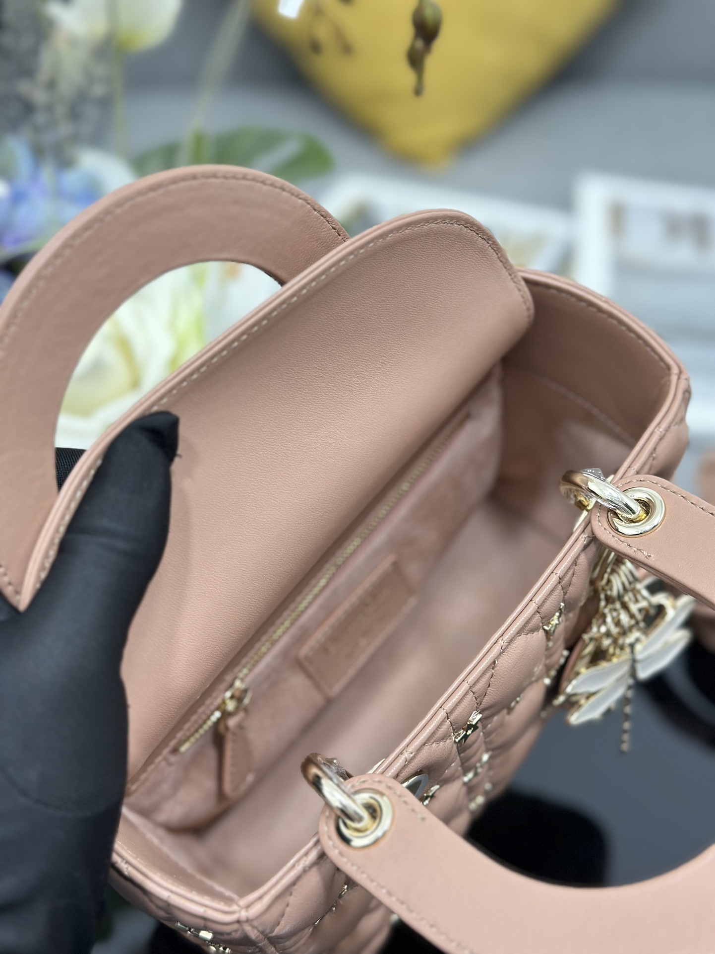 Dior Lady Dior My Four-grid Dragonfly Stud Pink Lady Dior Bag M0538