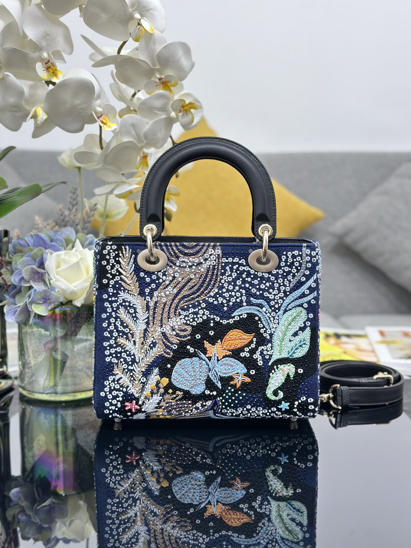 Dior Lady Dior five-grid embroidered seabed beads Lady Dior bag M0565