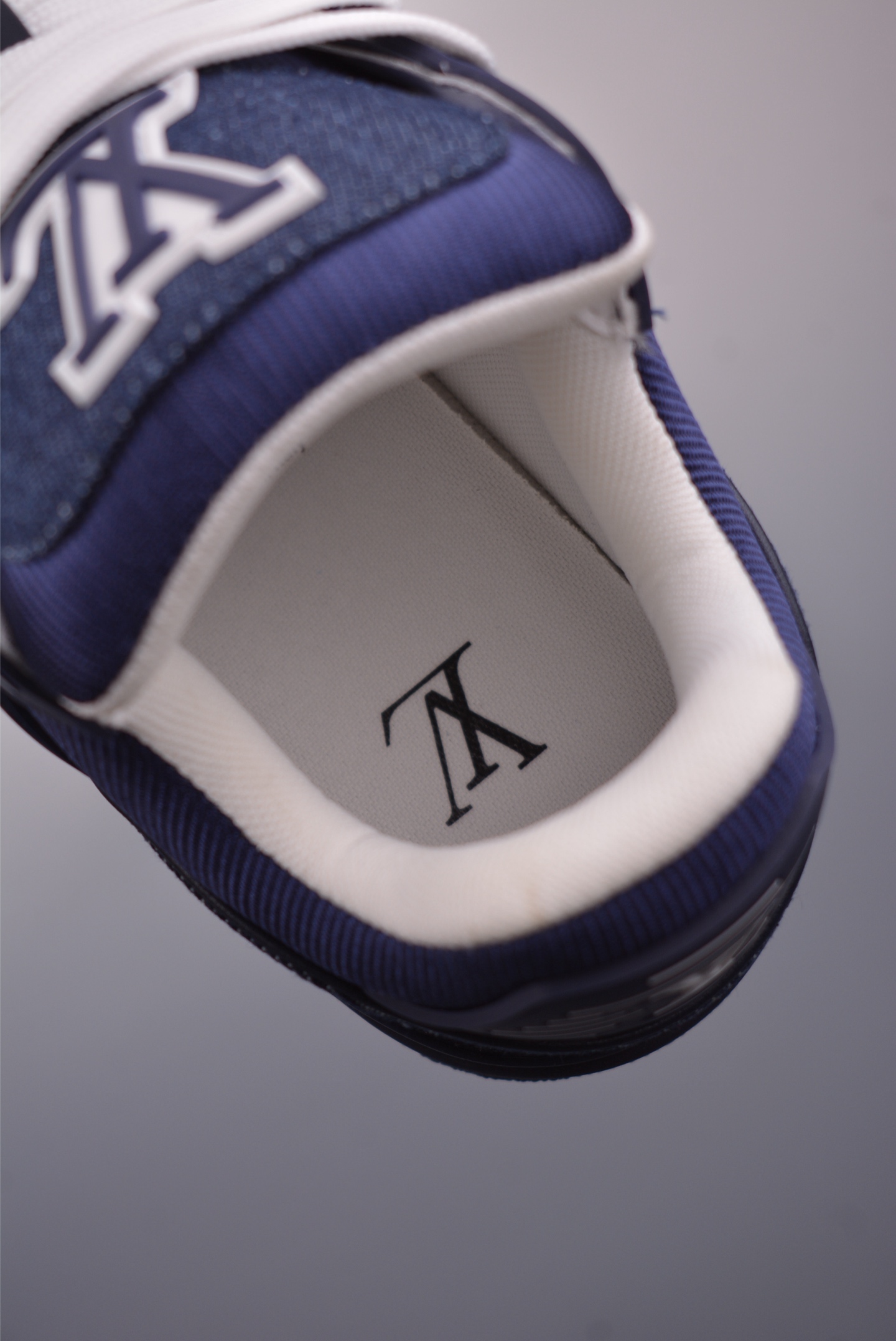 Louis Vuitton Trainer Sneaker Low 