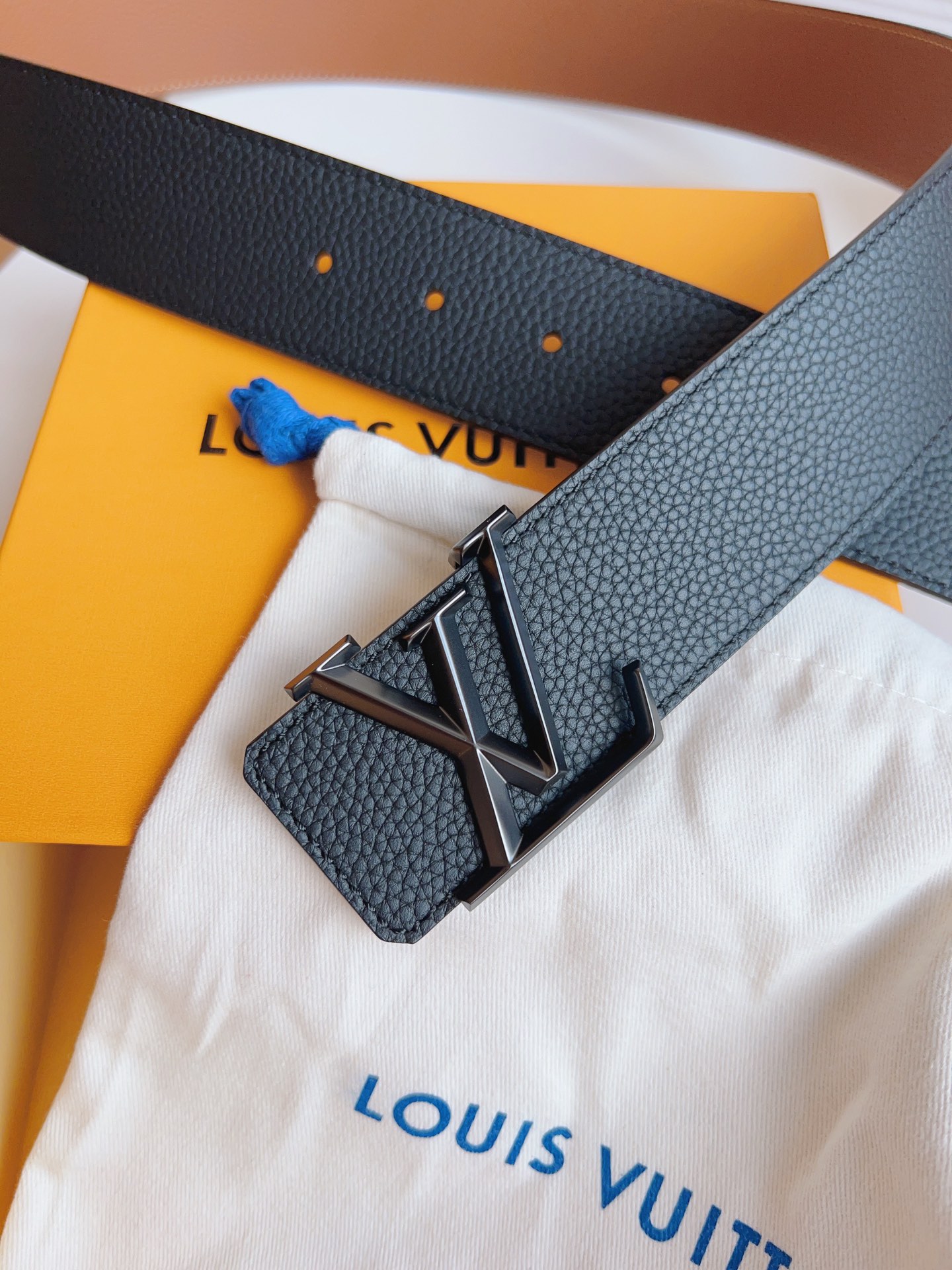 Louis Vuitton Litchi Grain Cowhide Double-Sided Men's Belt 4CM Width