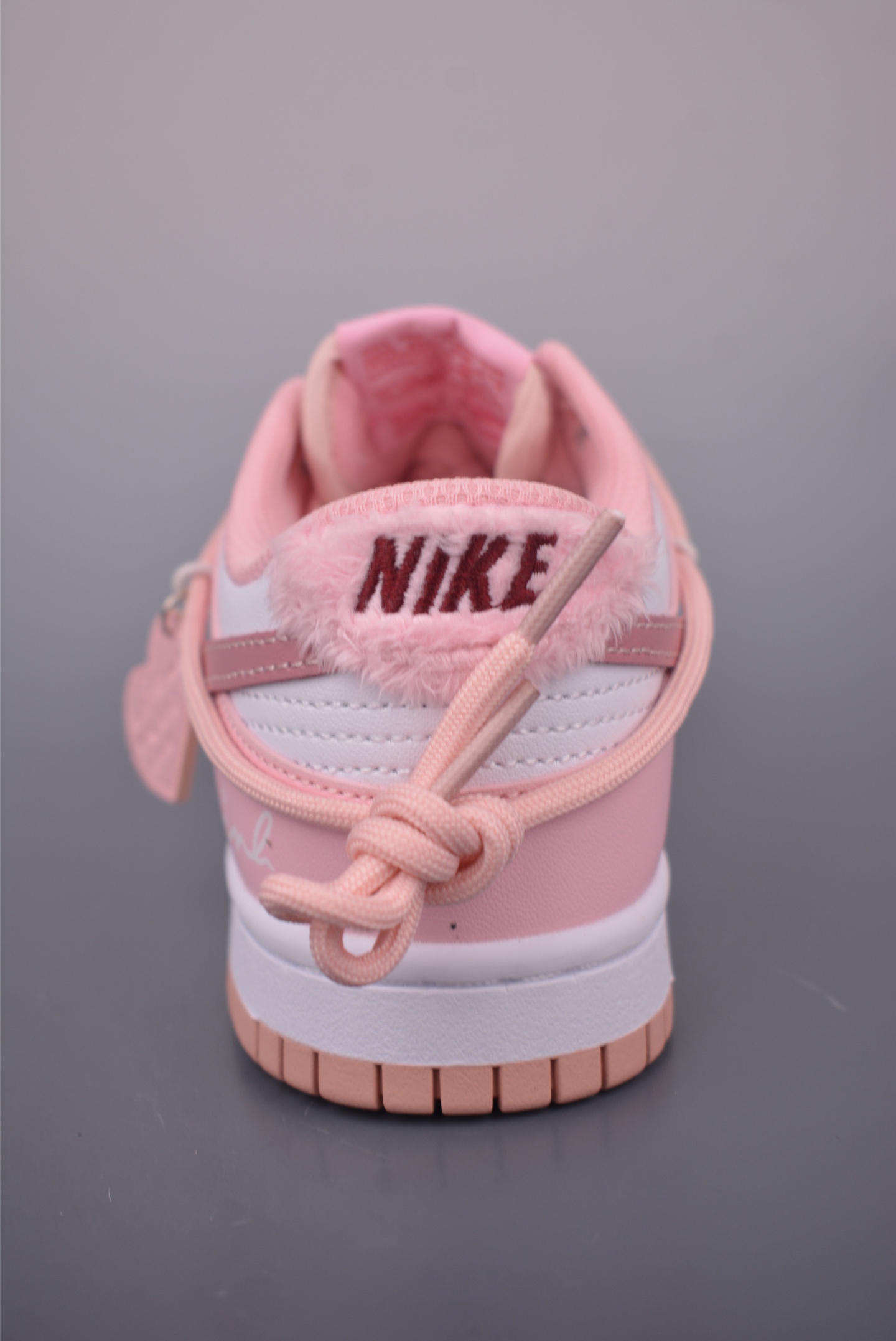 NIKE SB Dunk Low 