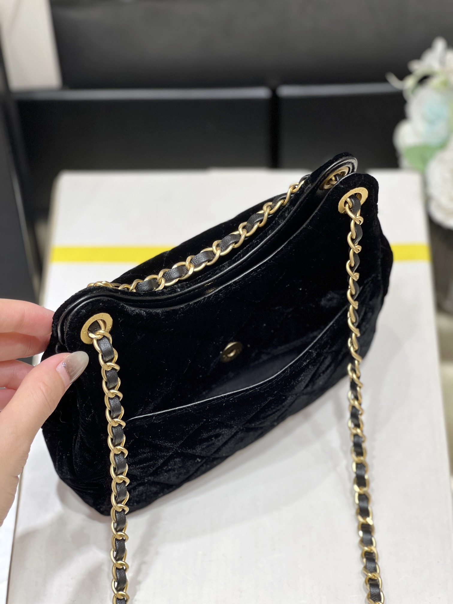 Chanel 23B velvet hobo AS4323