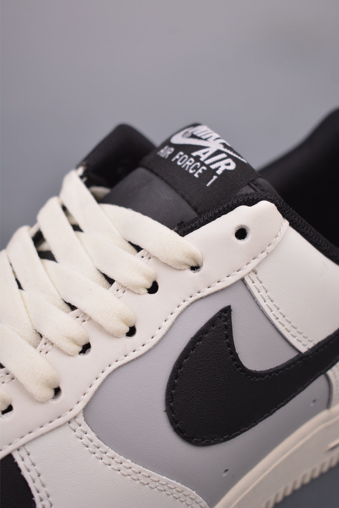 Nike Air Force 1´07 Low Beige, Black and Grey RS2696 112