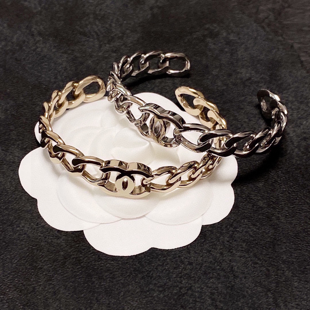 Chanel hollow chain bracelet