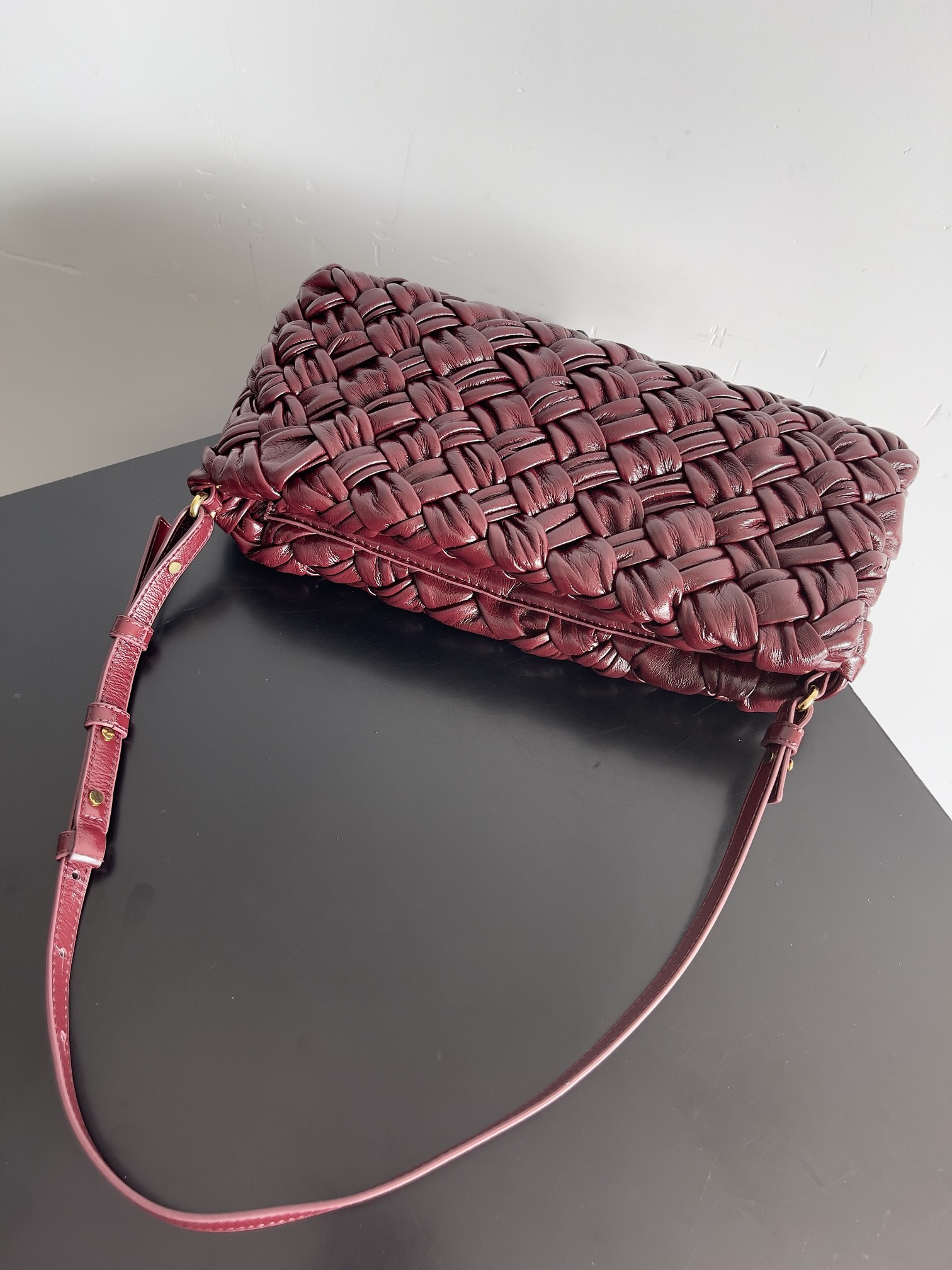 Bottega Veneta Kalimero cha cha woven handbag 785780