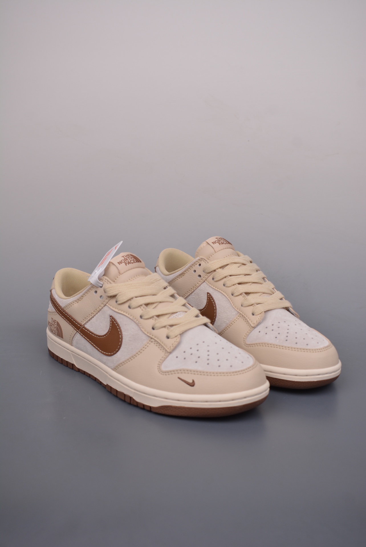 The North Face x Nike SB Dunk Low Beige DM6868-007