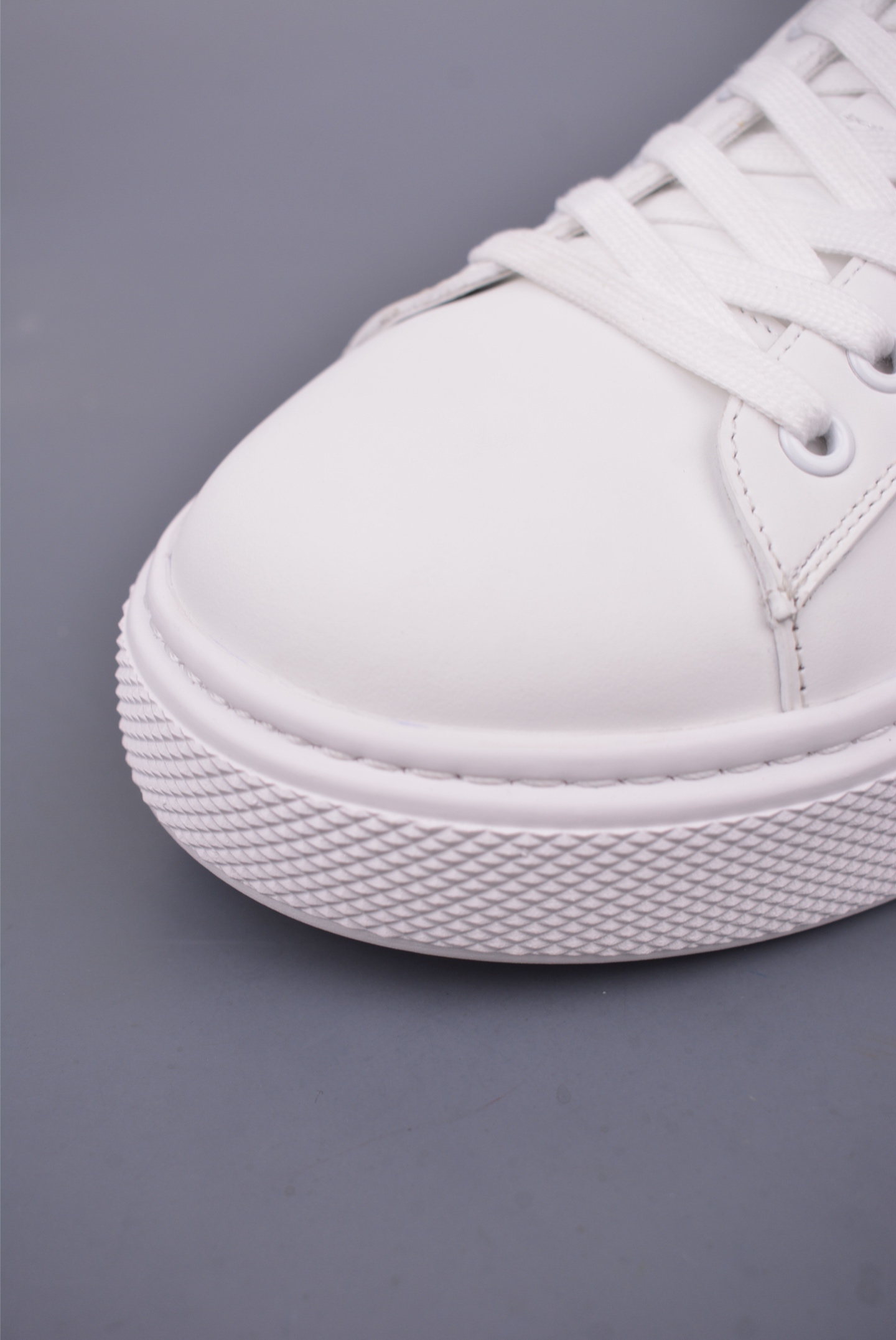 Prada Logo Lace-Up Casual Men's Shoes Black and White 3D928M
