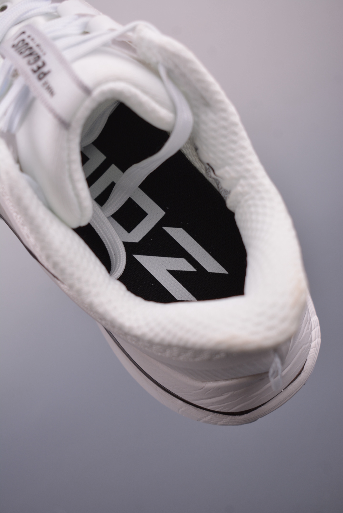 Nike Air Zoom Pegasus Premium Running Shoes White and Black FD2526-200