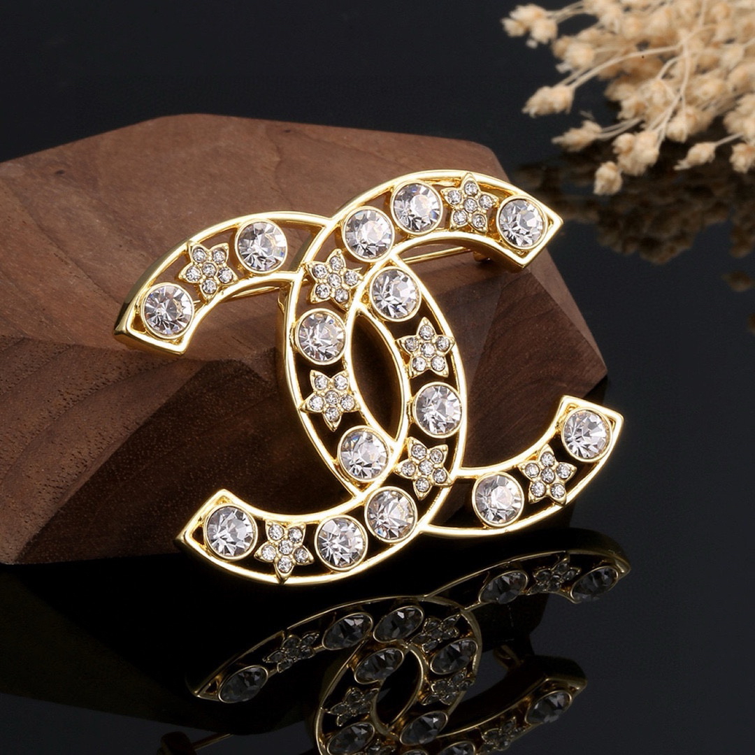 Chanel Hollow Diamond Brooch