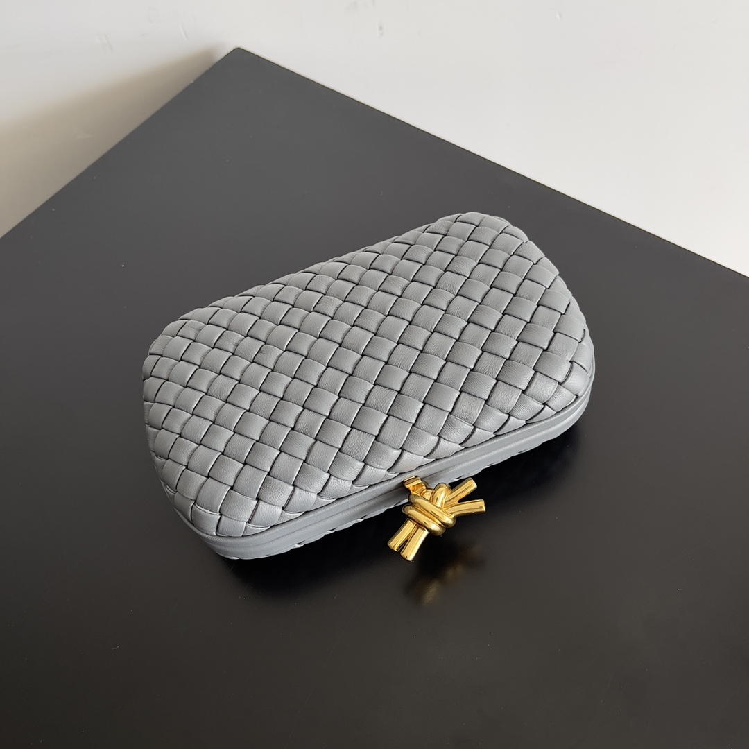 Bottega Veneta 24 Spring Fashion Braided Evening Bag 717622