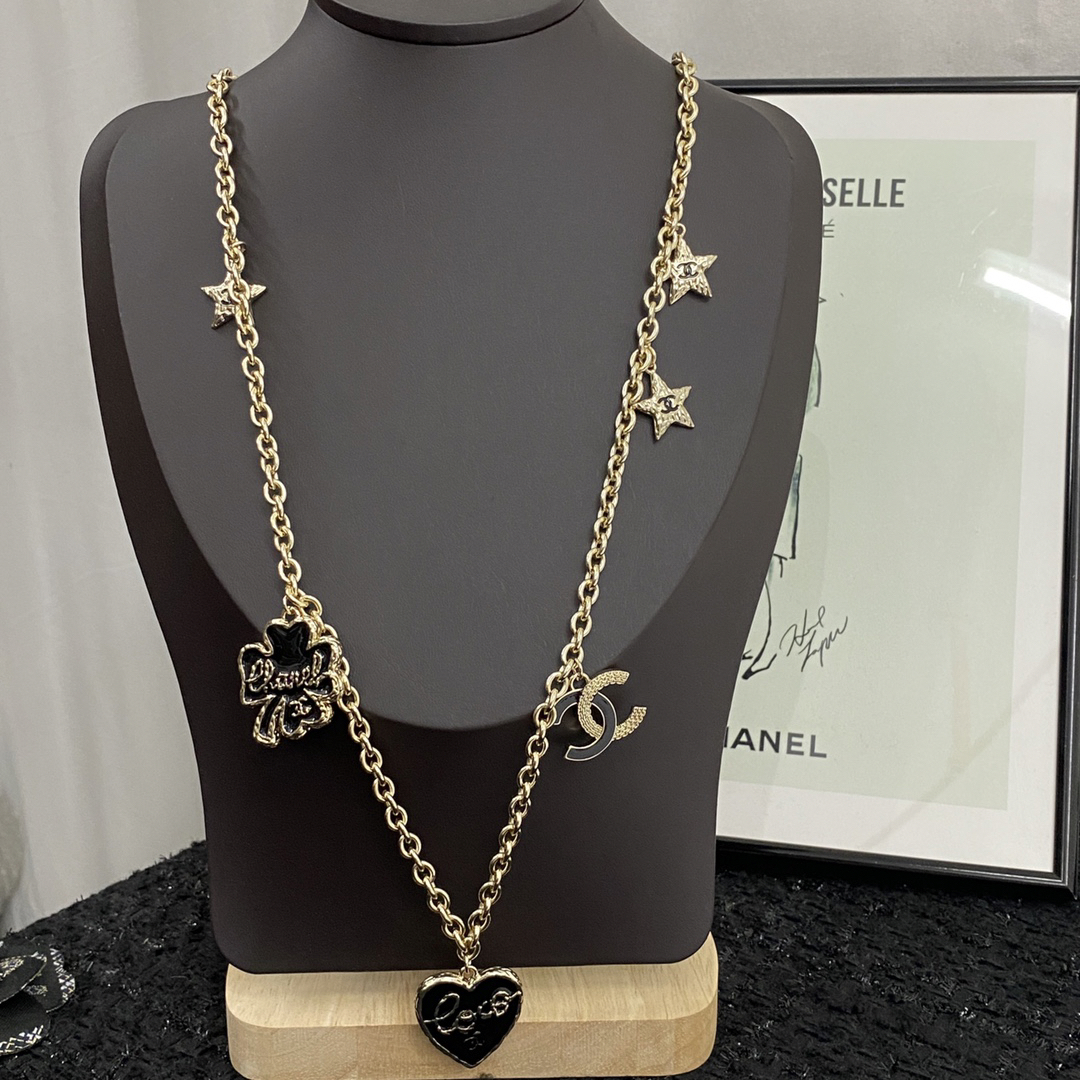 CHAN 24 Enamel Four-Leaf Clover Heart Multi-Element Long Necklace