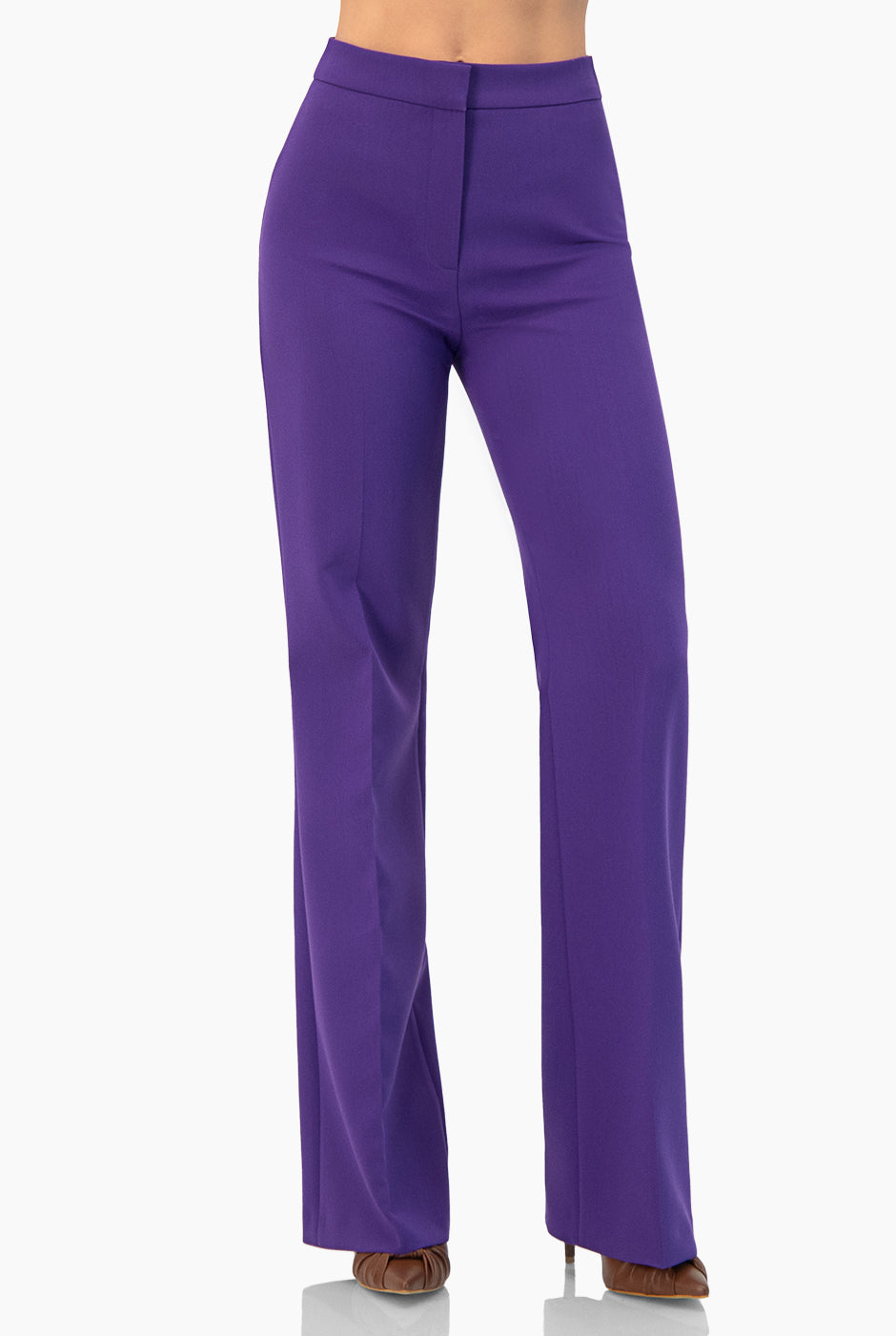 Pantalon recto en tono morado