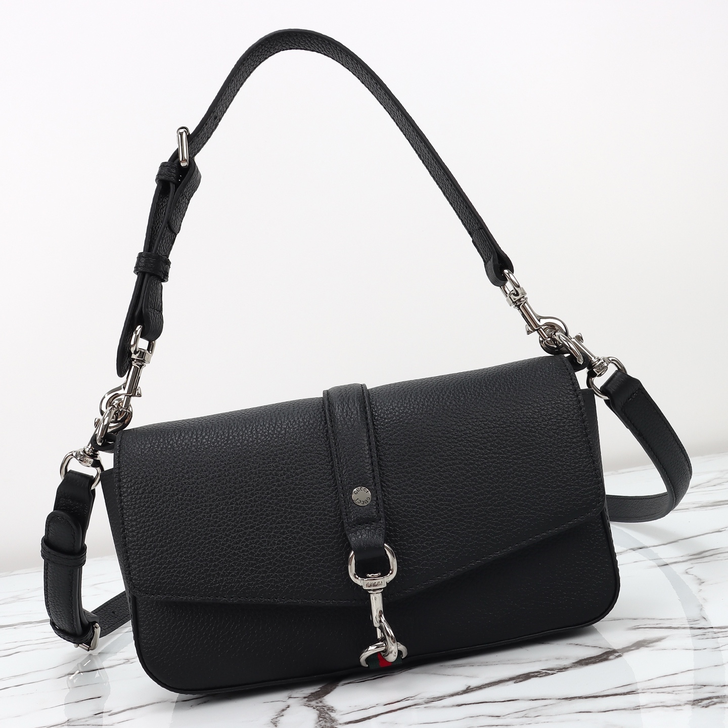 Gucci small crossbody bag with hook closure‎ 821623 AAESU 1069