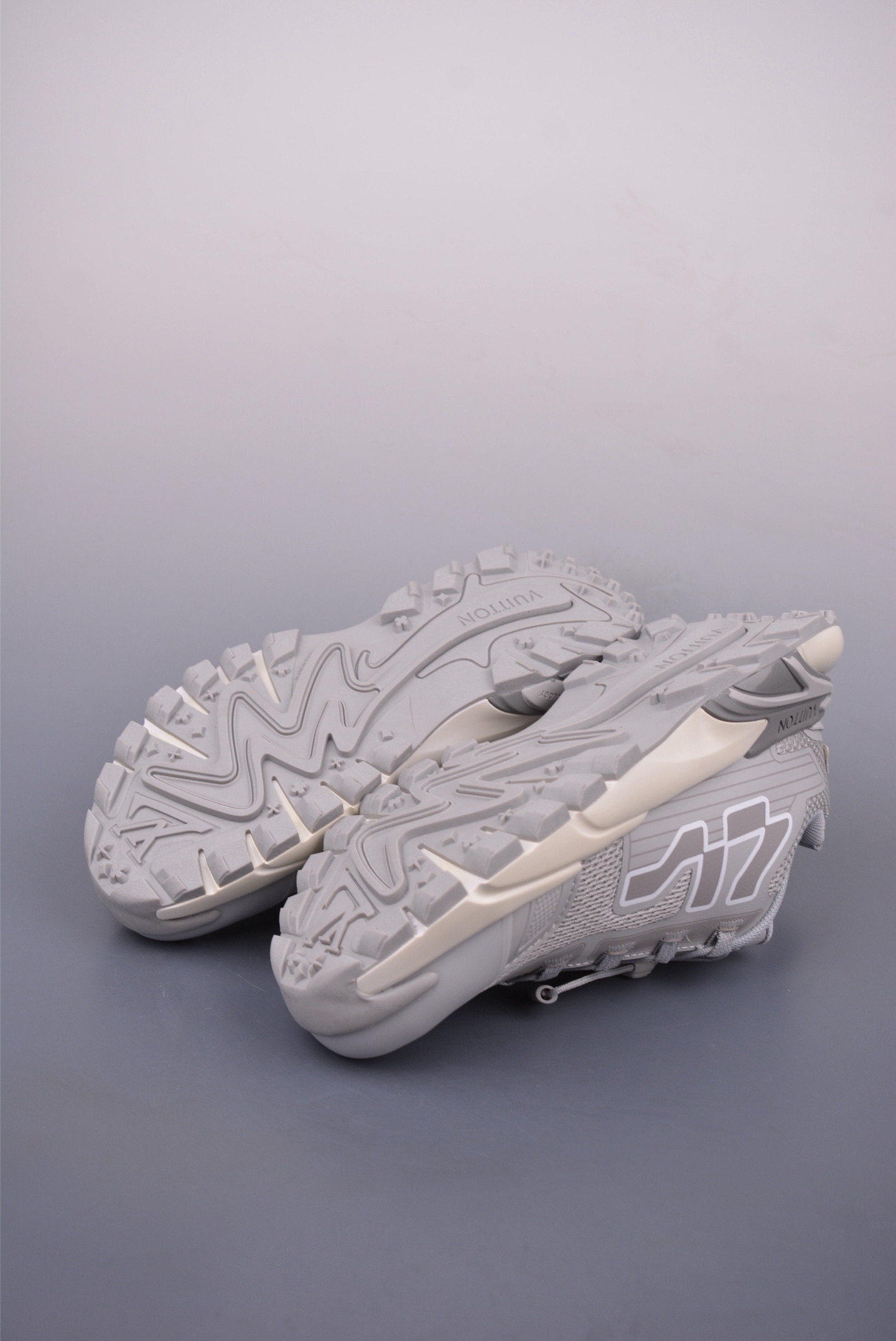 Louis Vuitton Runner Tatic “Gray” 1AHA87