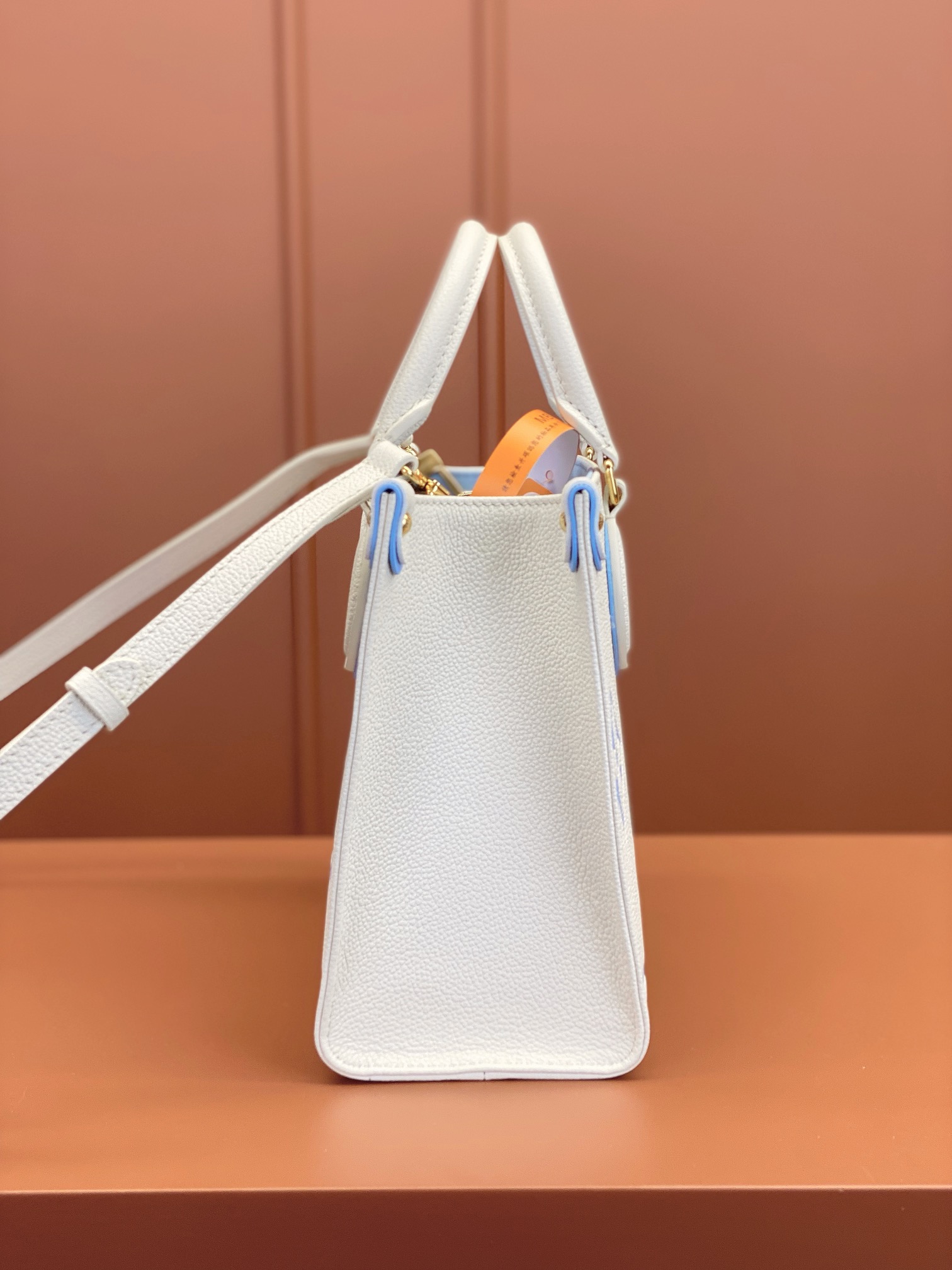 Louis Vuitton ONTHEGO Small Handbag M46833