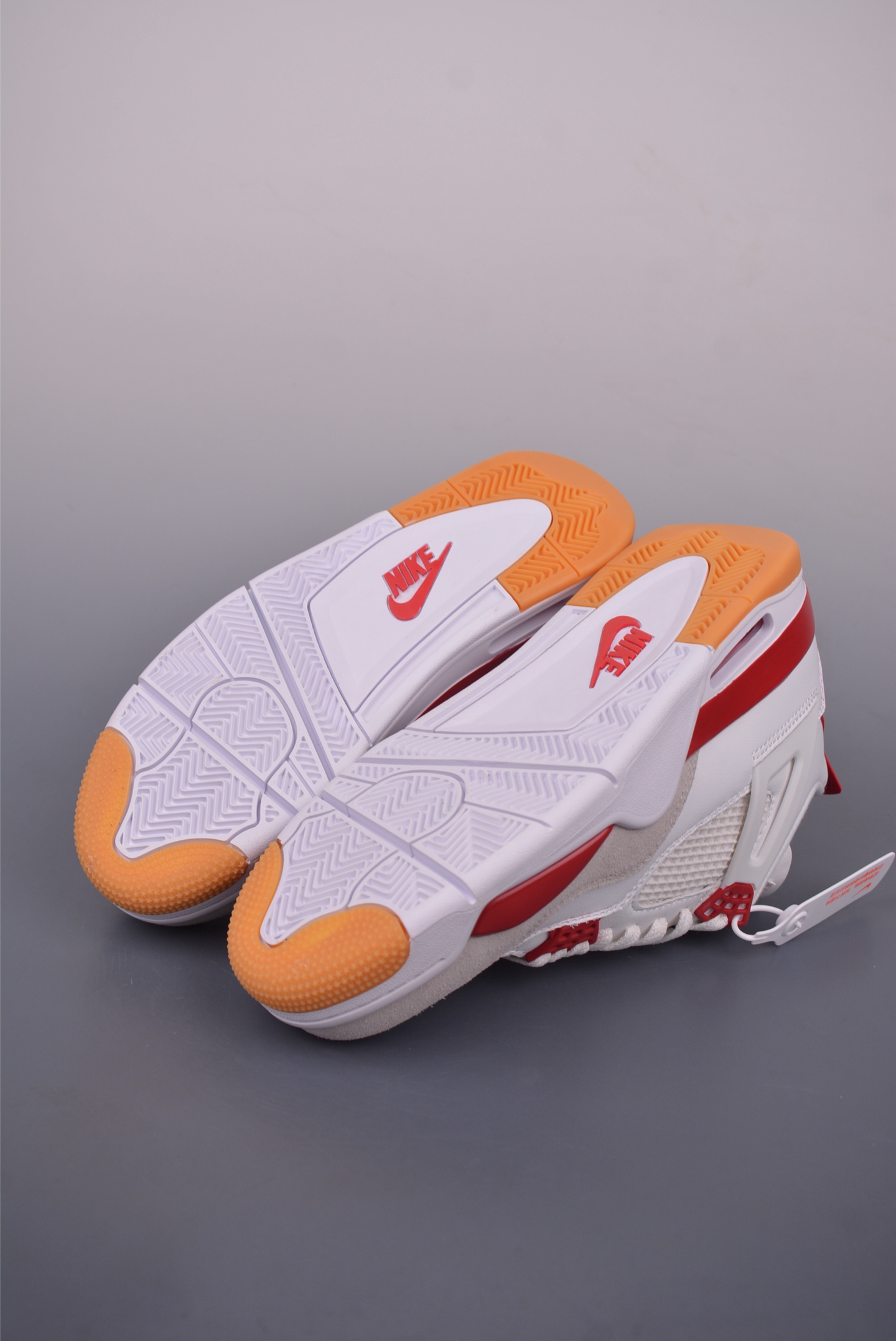 Nike SB x Jordan Air Jordan 4 Varsity Red DR5415-106