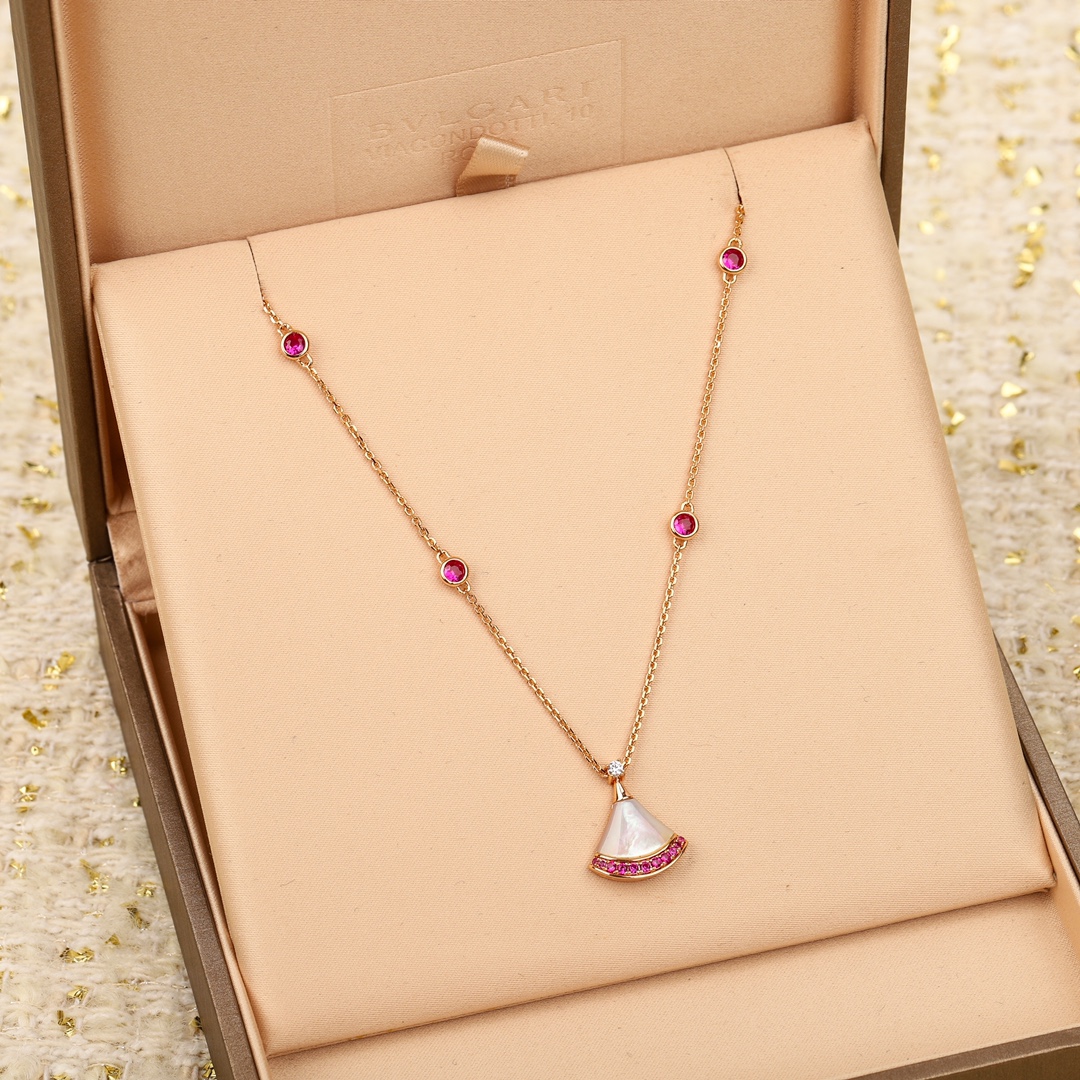 Bulgari diamond fan-shaped necklace