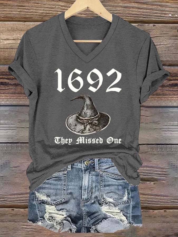 🔥Buy 3 Get 10% Off🔥Women's Halloween Witch Print V-Neck Short Sleeve T-Shirt
