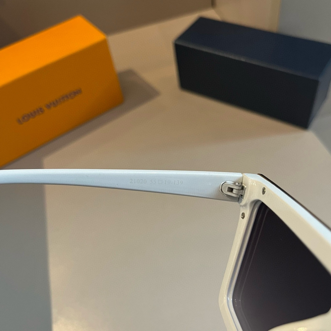 Louis Vuitton square-frame sunglasses