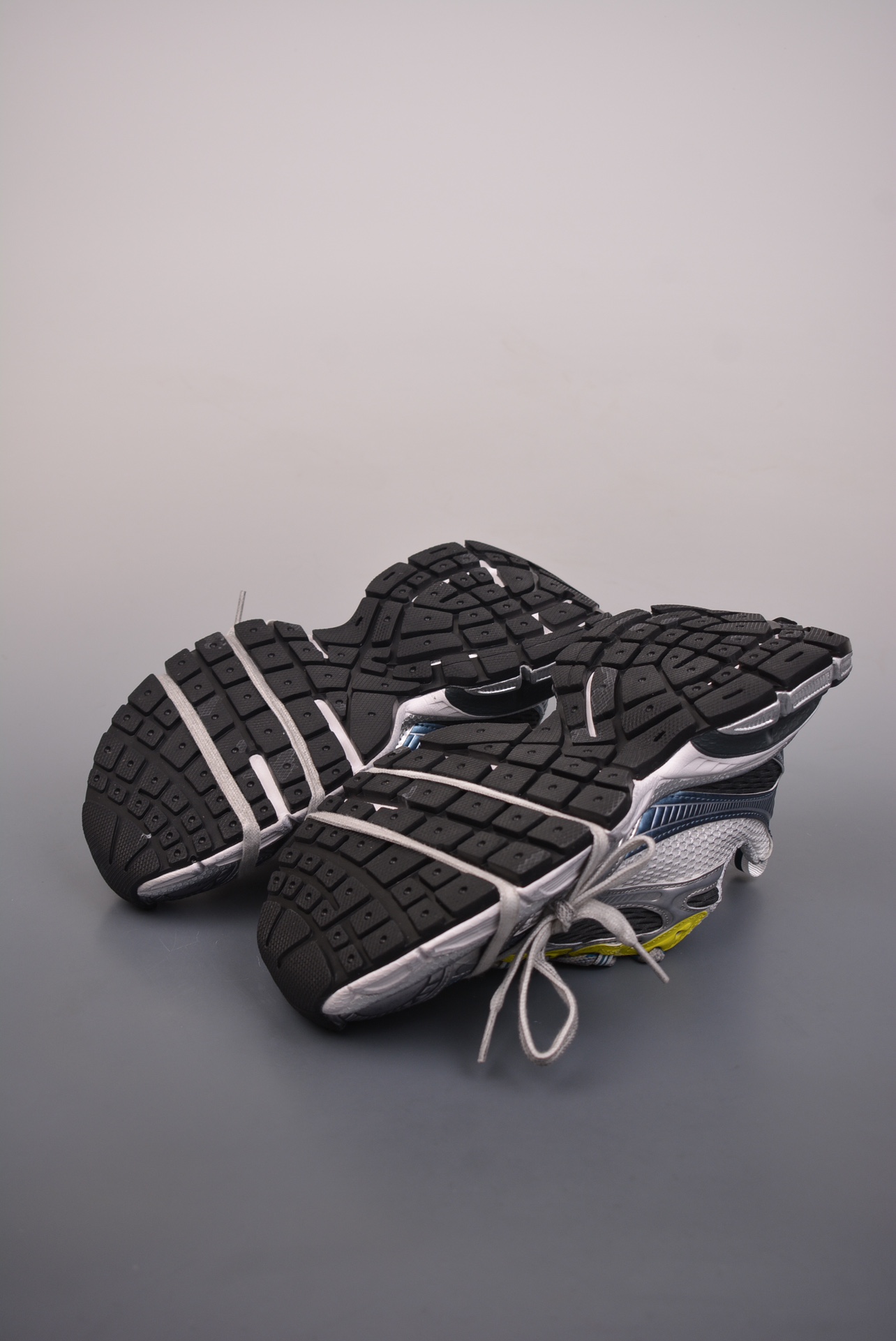 BALENCIAGA 3XL Sneakers Silver Yellow