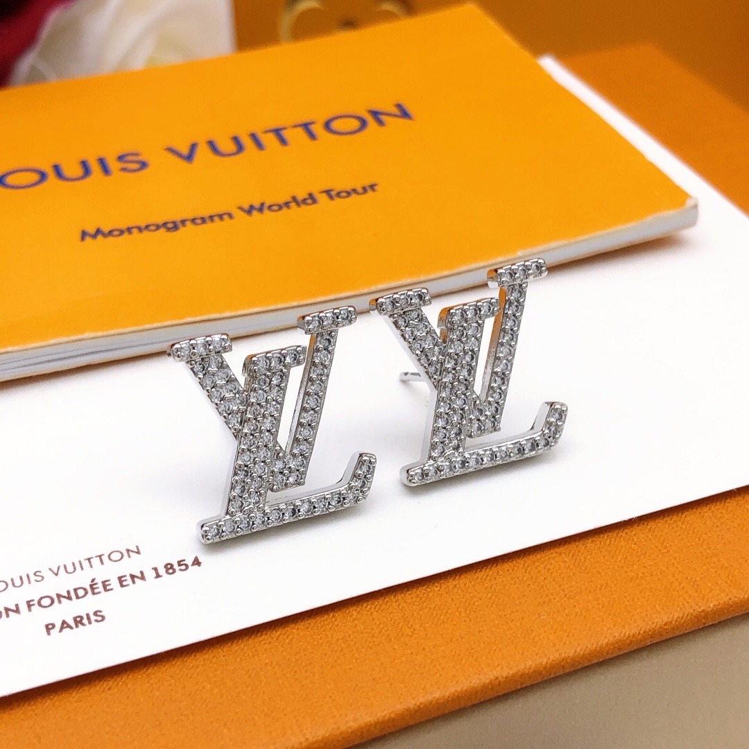 Louis Vuitton Letter Diamond Stud Earrings