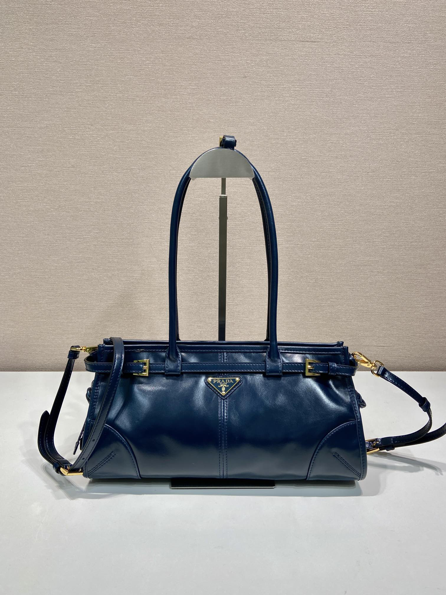 Prada lussolf waxed leather handbag 1BA426
