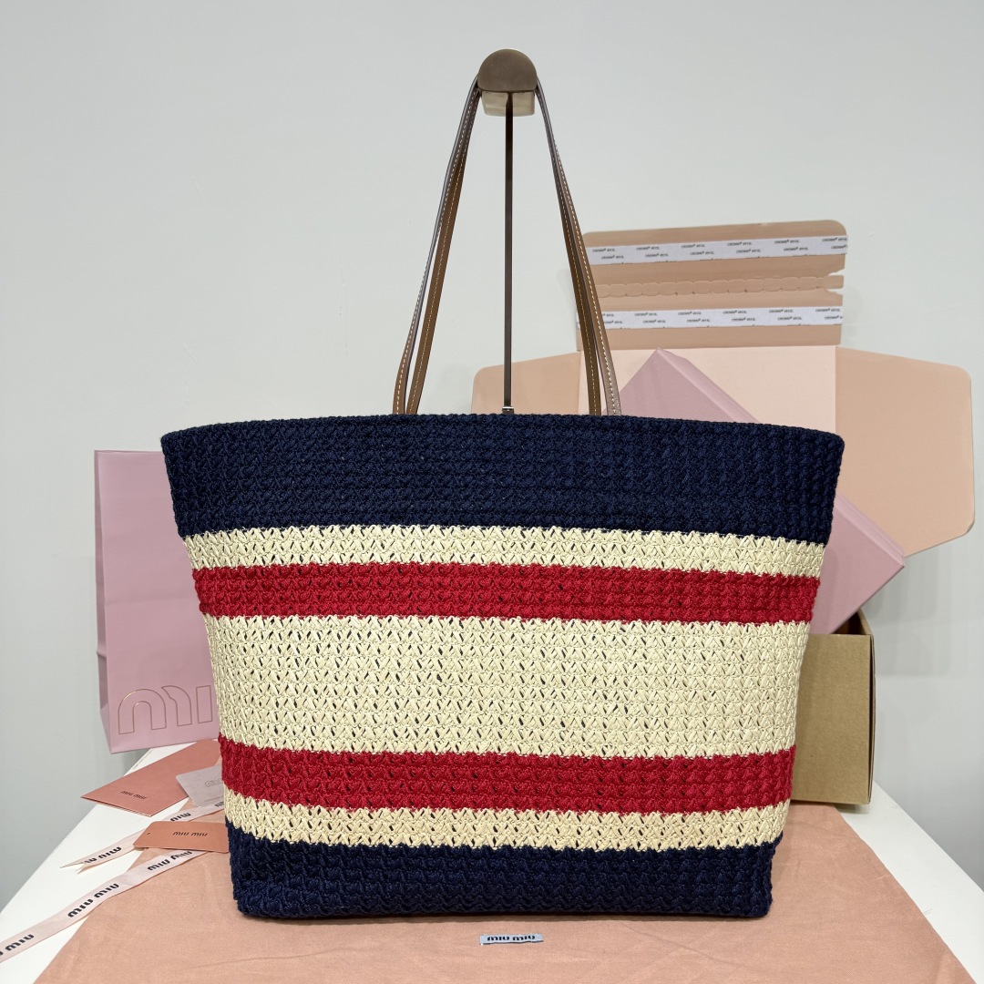 Miu Miu embroidered bag 5BG228