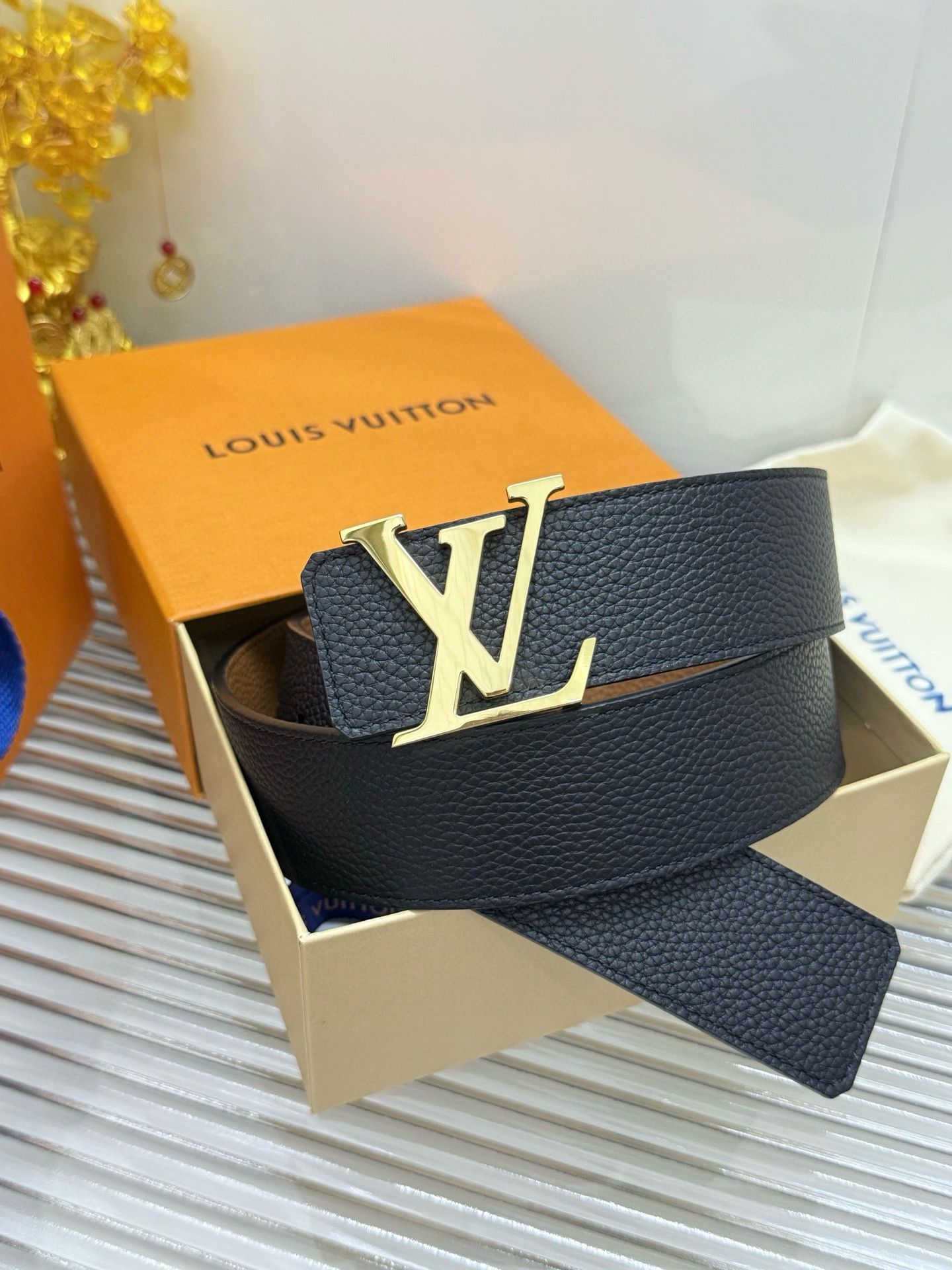 Louis Vuitton Litchi Pattern Men's Double-Sided Belt 4CM Width