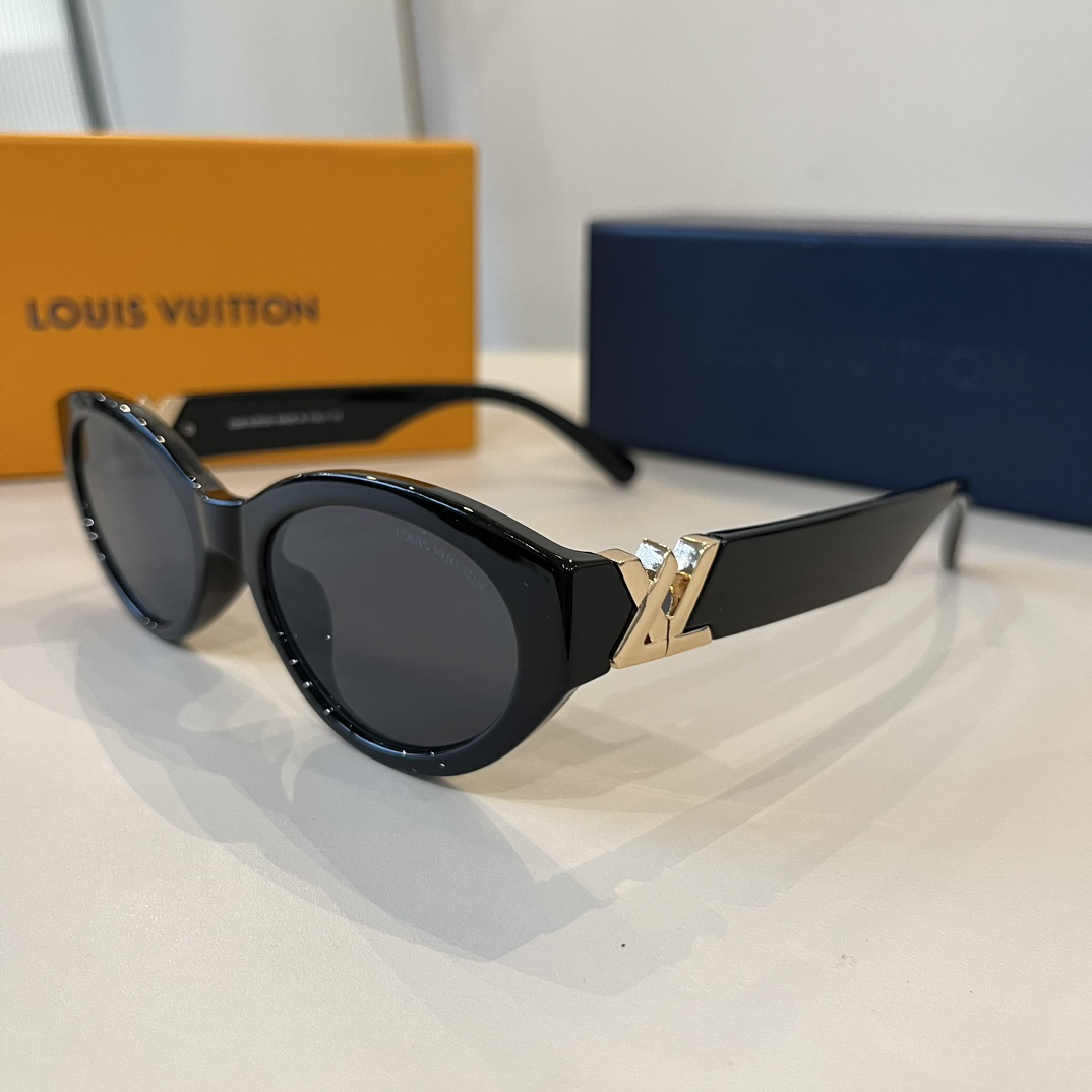 Louis Vuitton Round Frame Sunglasses