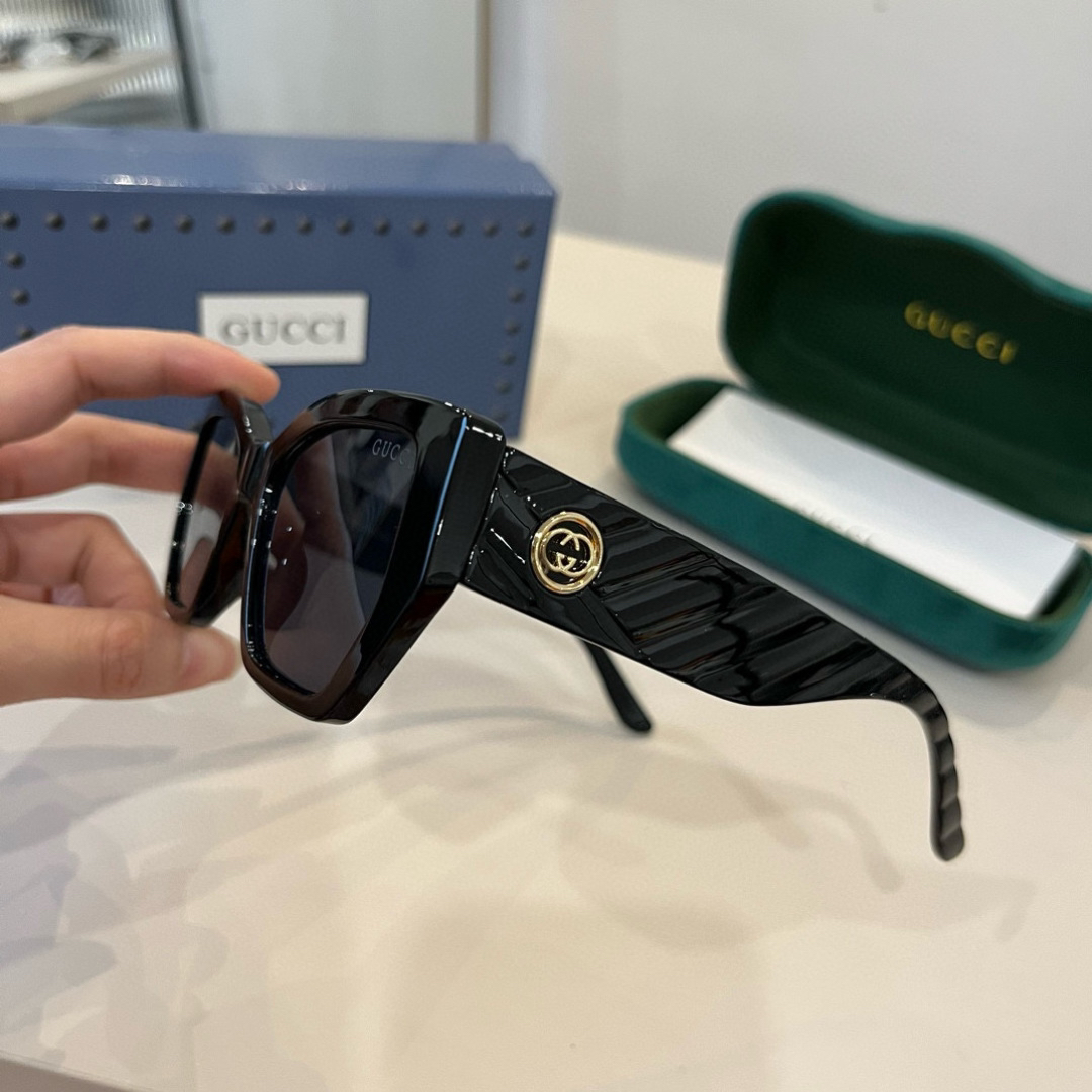 Gucci Round Frame Sunglasses