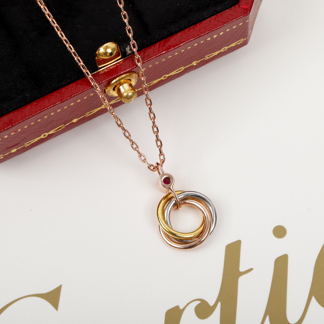 Cartier triple ring ruby ​​necklace