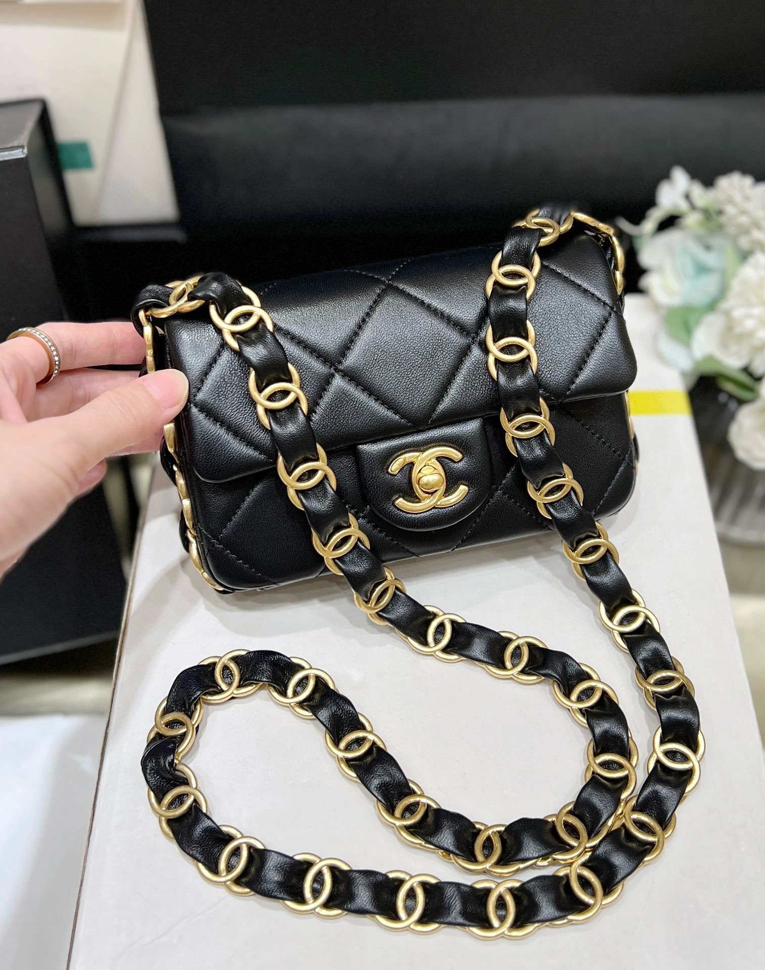 Chanel 24K Autumn and Winter Series Thick Chain Underarm Bag AS5175