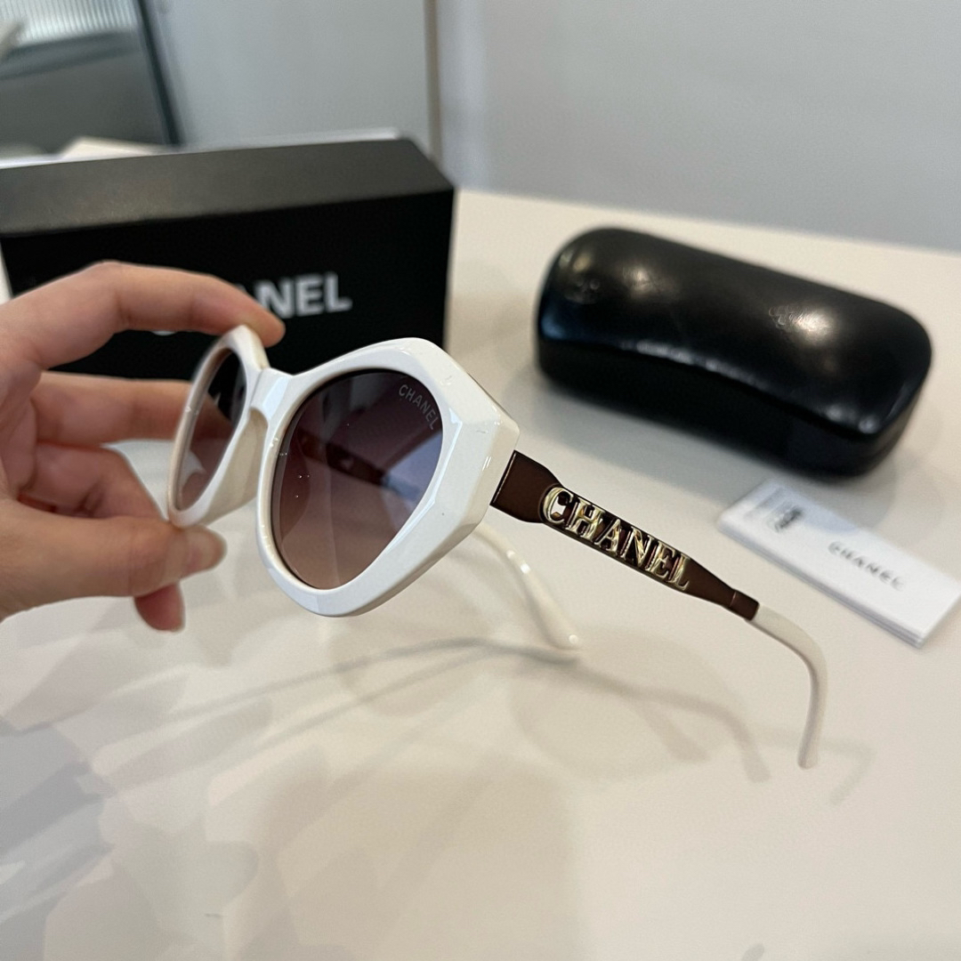 Chanel round frame sunglasses