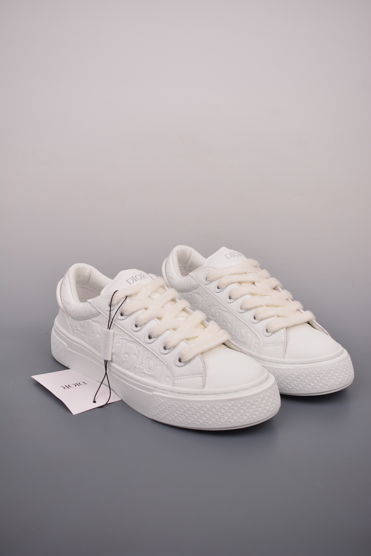 Dior B33 Low Top Sneakers Dior Gravity Off-White Embossed 3SN303ZAY_H000