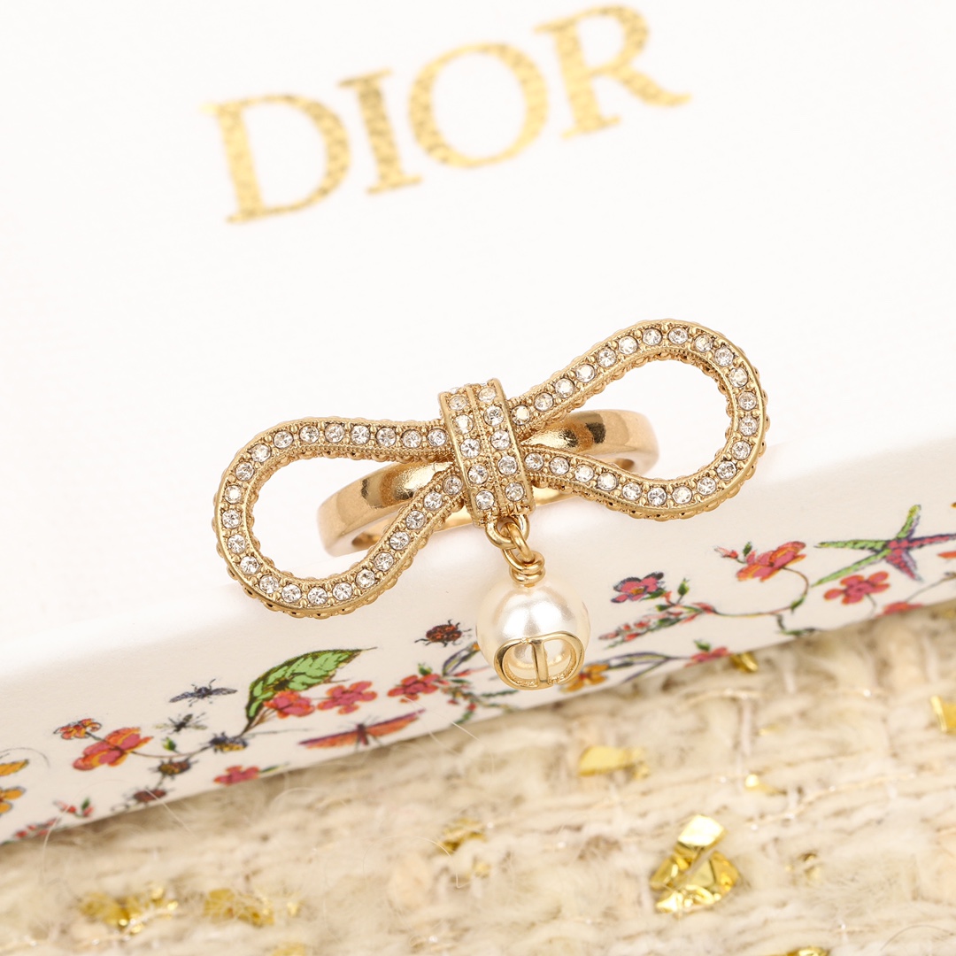 Dior Bow Pearl Ring