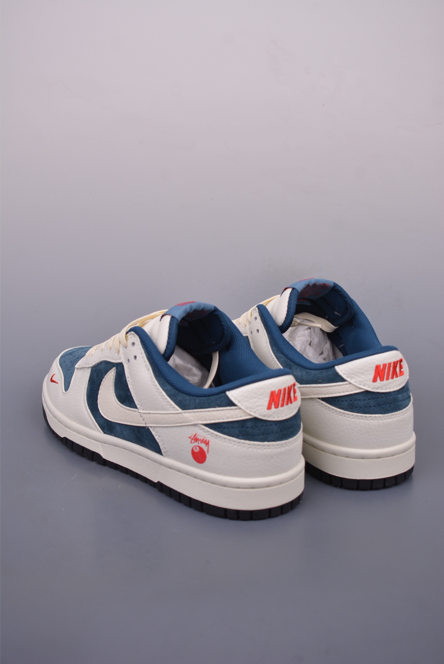 Stussy x Nike SB Dunk Low sneakers Off-white and dark blue CY5979-112