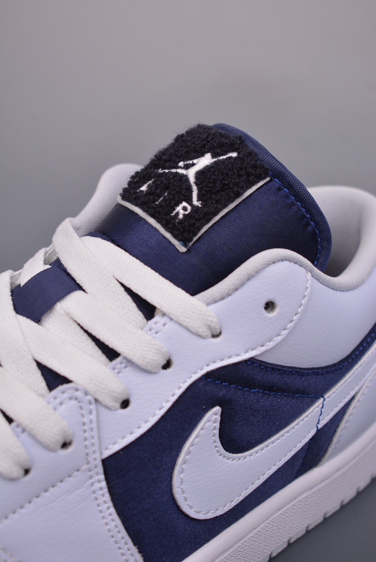 Air Jordan 1 Low White Blue Toe  FZ8778-044
