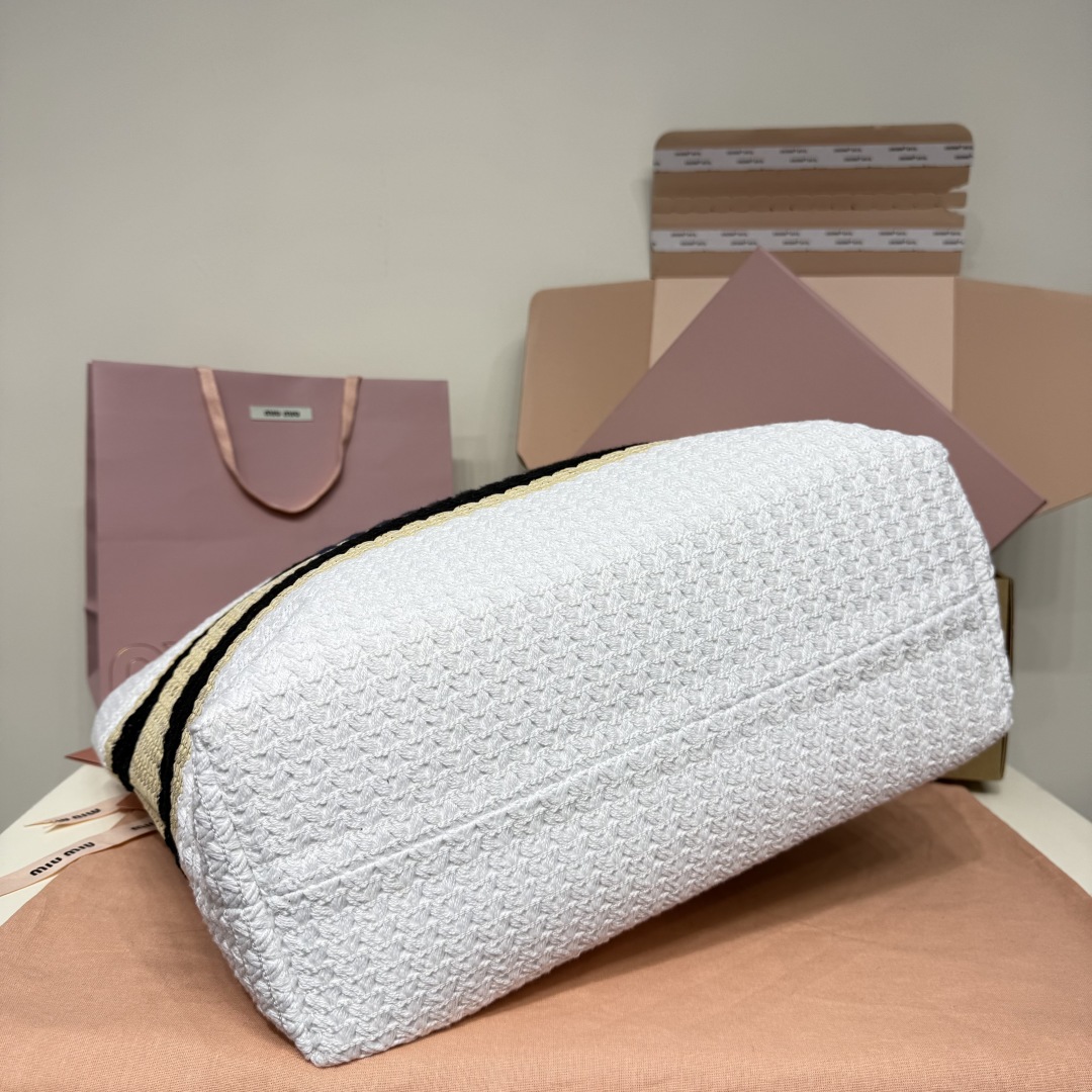 Miu Miu embroidered bag 5BG228
