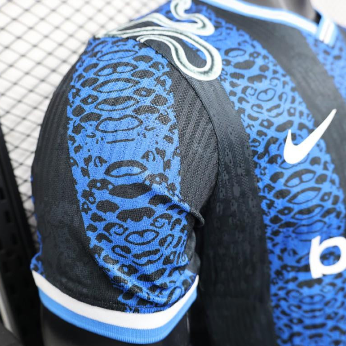 Player Version 25/26 Inter Milan Black and Blue Jersey with Snake Design