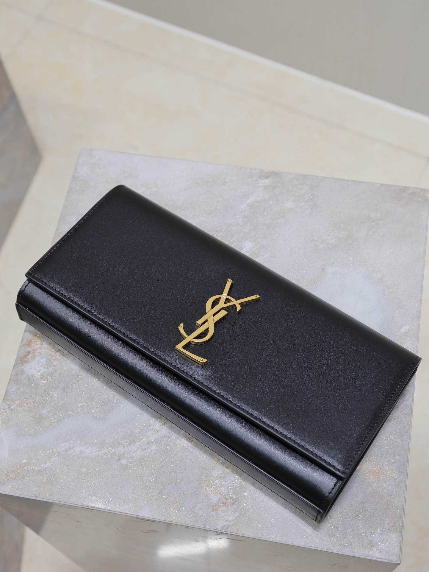 Yves Saint Laurent Classic Kate Clutch 306079