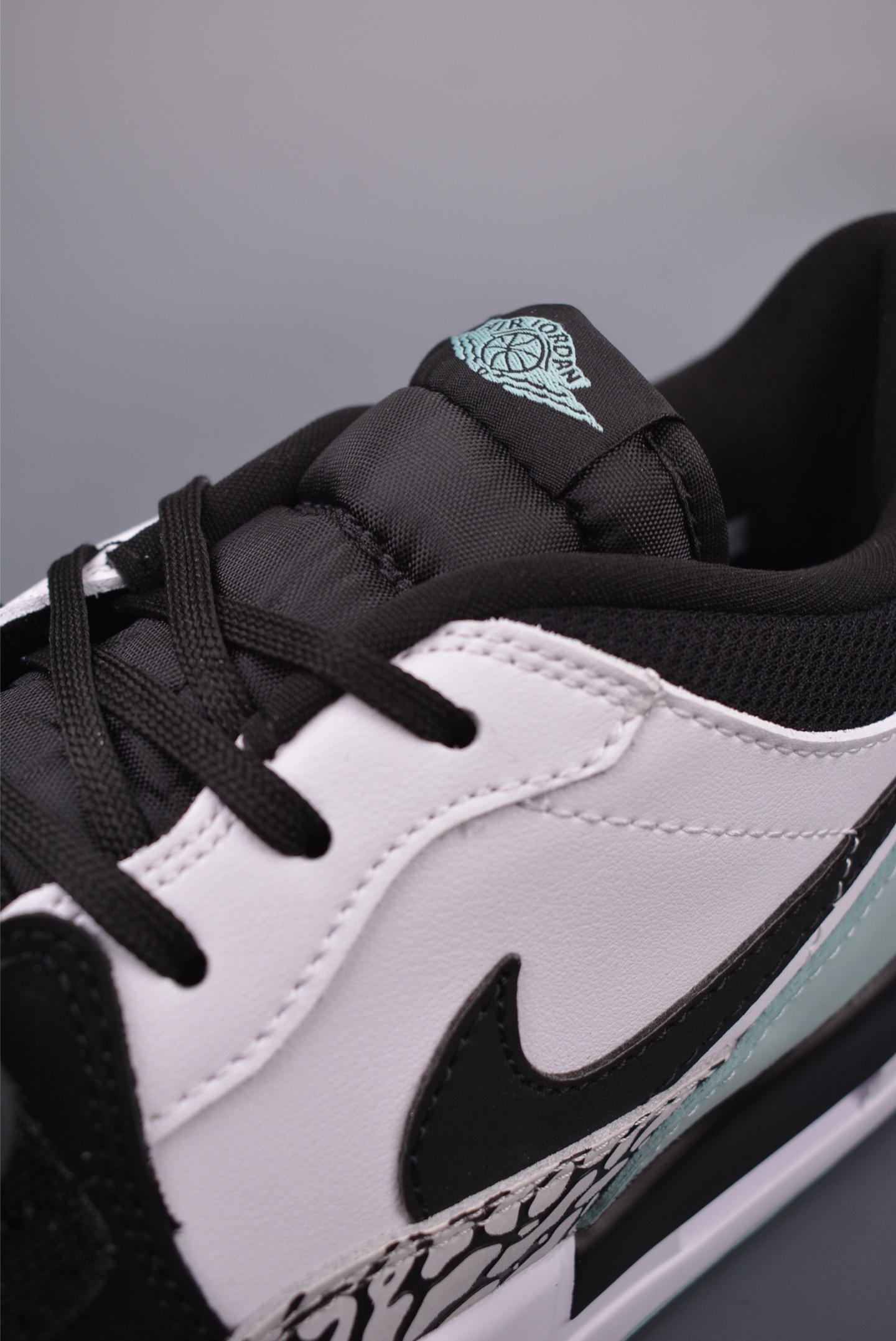 Air Jordan Legacy 312 Basketball Shoes Leather Black and White Thin Dutch Crack CD7069-109
