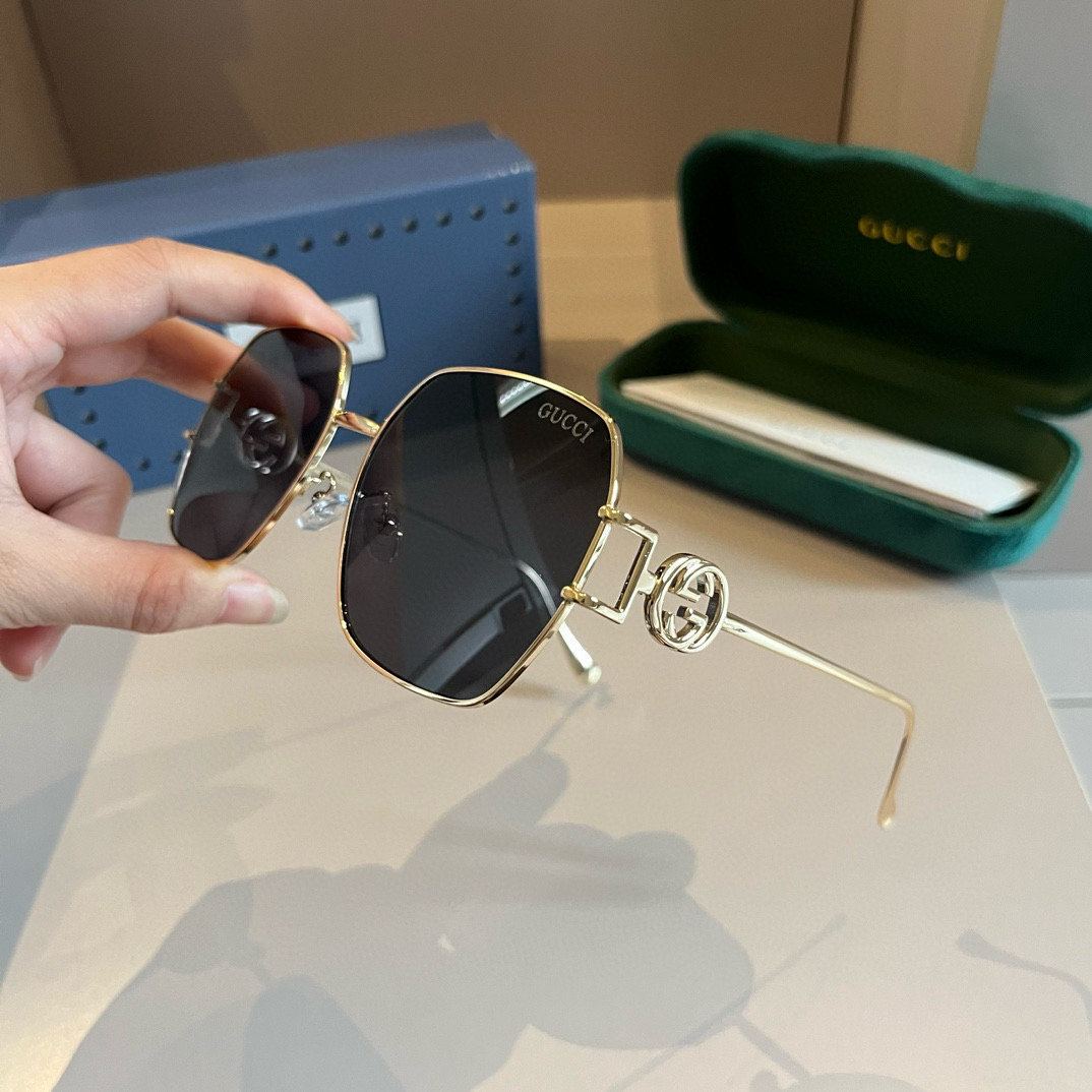 Gucci Square Frame Sunglasses