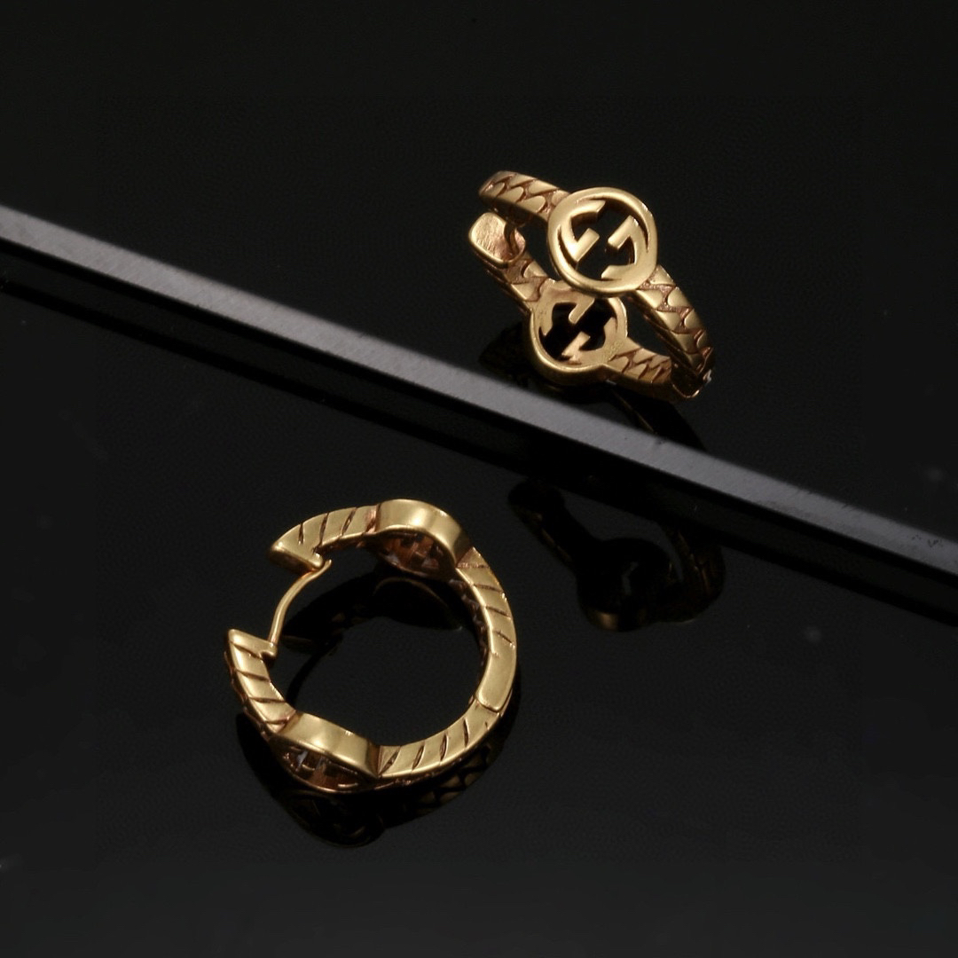 GUCCi vintage gold earrings