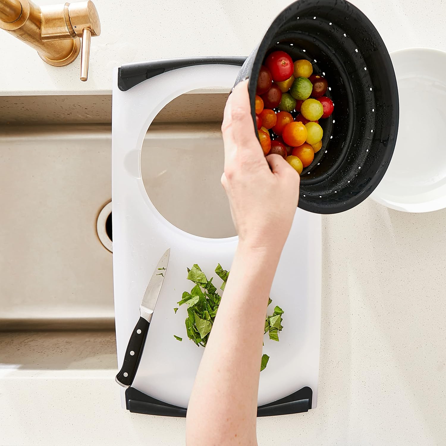 🔥Last Day 50% OFF🔥Over-the-Sink Flax Cutting Board with Collapsible Colander