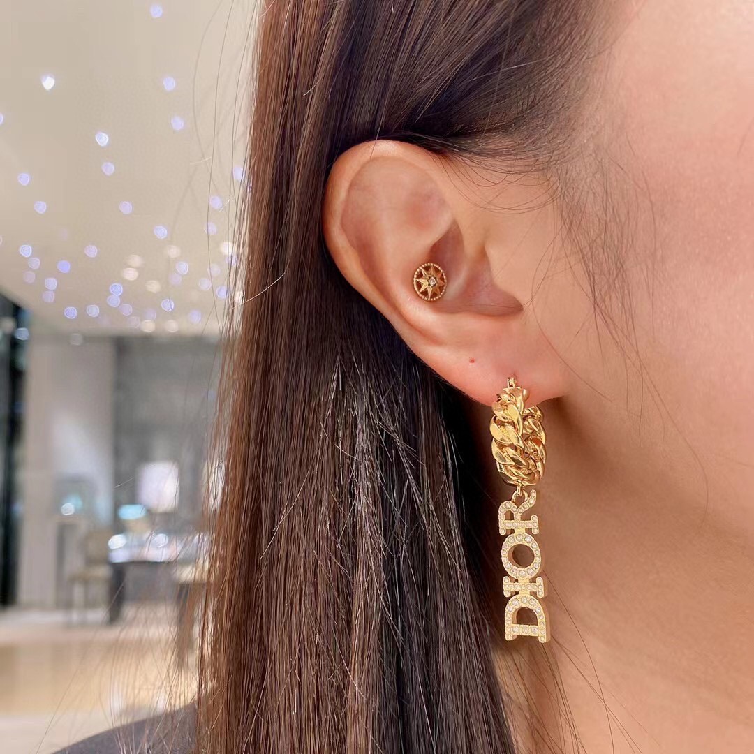 Dior chain diamond font earrings