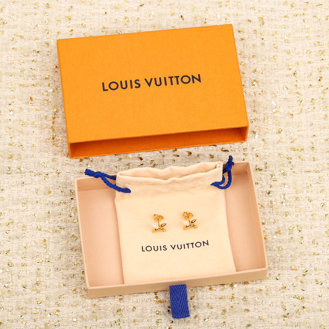 Louis Vuitton Floral Pearl Stud Earrings