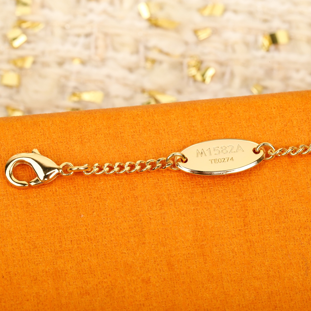 Louis Vuitton Heart Diamond Necklace
