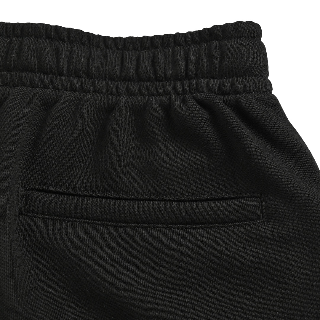 Moncler 24ss classic logo shorts