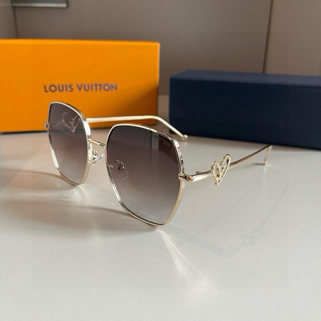 Louis Vuitton round-frame sunglasses